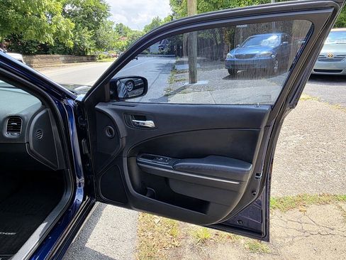 Used 2014 Dodge Charger SE image 29