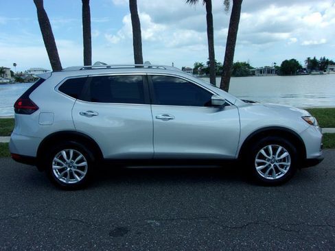 Used 2019 Nissan Rogue S w/ Special Edition Package FWD image 10
