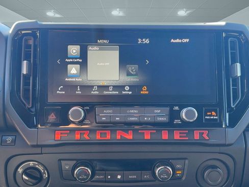 Used 2025 Nissan Frontier PRO-4X image 23