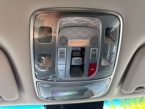 Used 2024 Genesis Electrified GV70 image 43