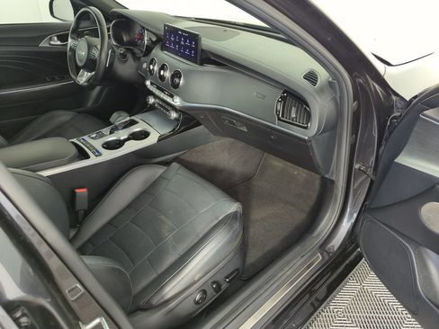 Used 2023 Kia Stinger GT2 RWD image 37