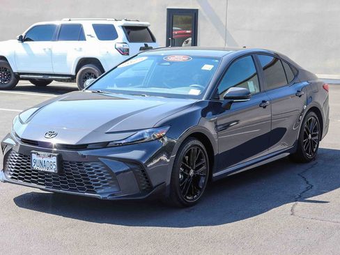 Certified 2025 Toyota Camry SE FWD image 3
