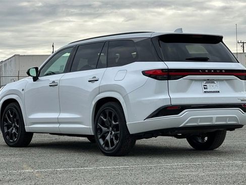 Used 2026 Lexus TX 500h AWD w/ Technology Package image 6