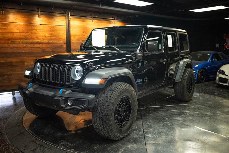 Used 2024 Jeep Wrangler Unlimited w/ Convenience Group AWD/4WD image 2
