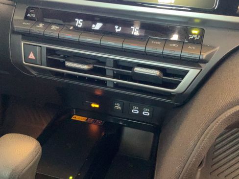 Used 2025 Toyota Camry LE w/ Convenience Package FWD image 34