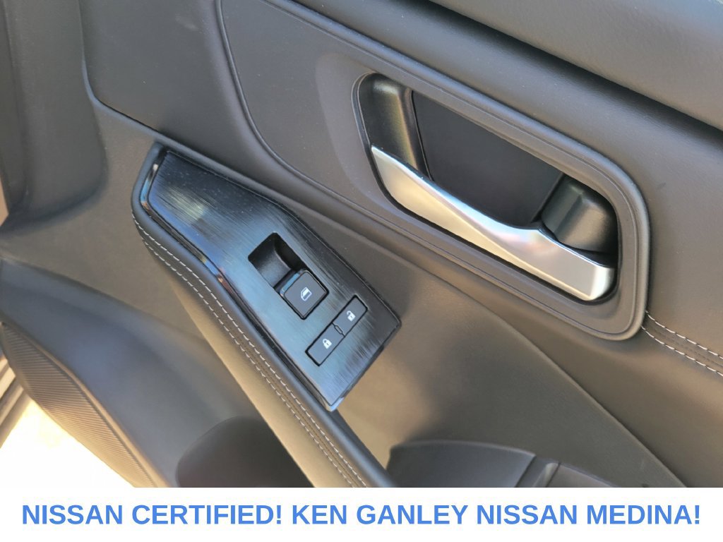 Certified 2024 Nissan Rogue SV w/ SV Premium Package AWD/4WD image 53
