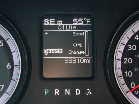 Used 2021 RAM 1500 Classic SLT RWD image 21