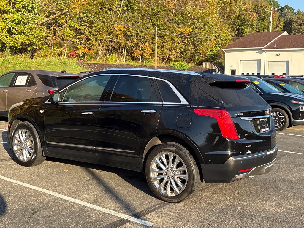 Used 2017 Cadillac XT5 Platinum w/ Driver Assist Package AWD/4WD image 3