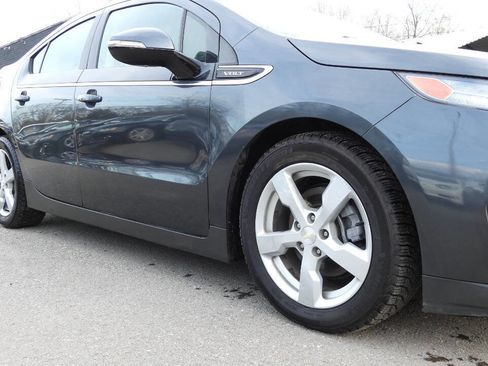 Used 2013 Chevrolet Volt Premium w/ Premium Trim Package image 16
