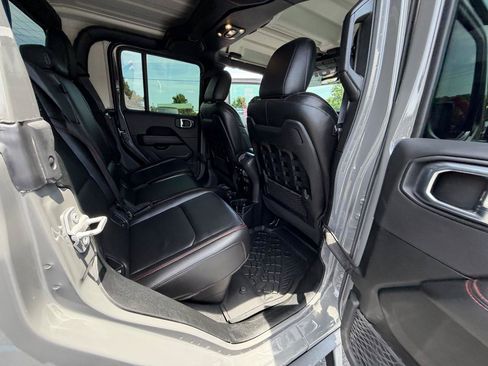 Used 2021 Jeep Gladiator Rubicon AWD/4WD image 39