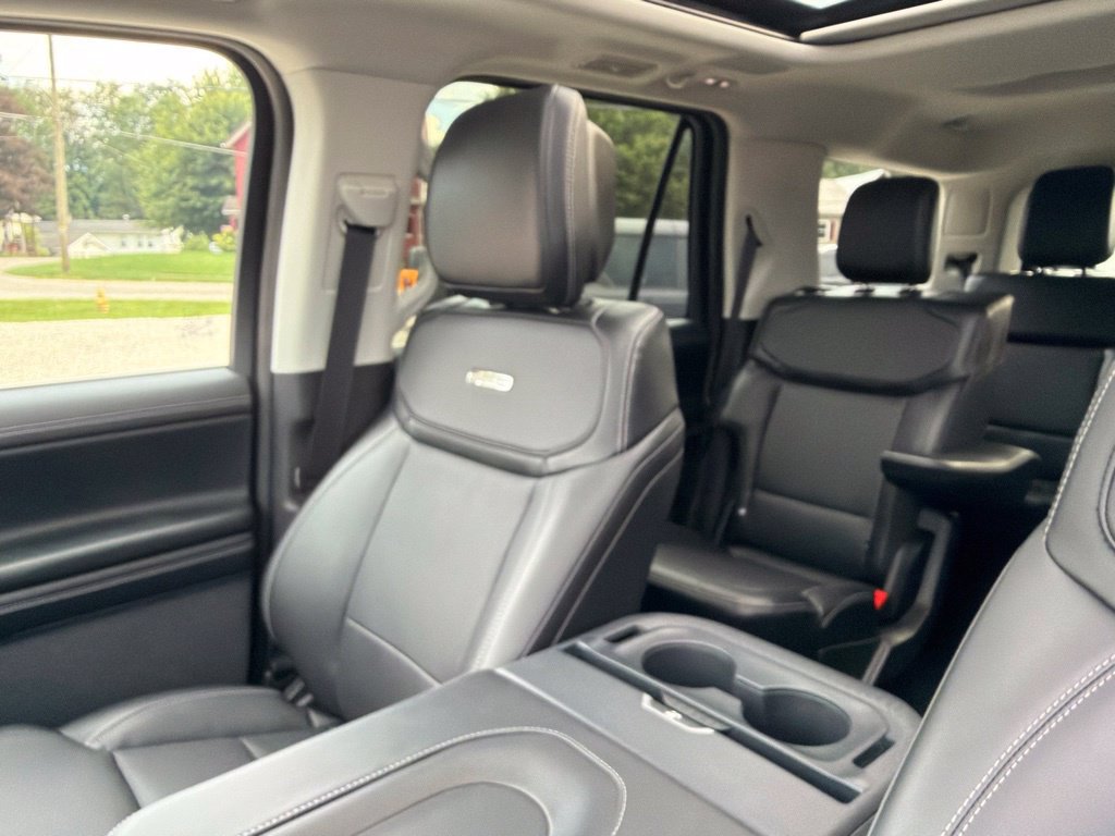 Used 2026 Ford Expedition Platinum w/ Driver's Package AWD/4WD image 52