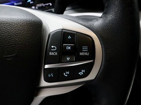 Certified 2023 Ford Explorer XLT image 30