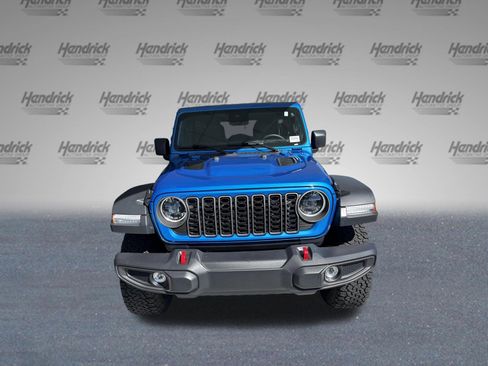 Used 2025 Jeep Wrangler Unlimited Rubicon AWD/4WD image 3