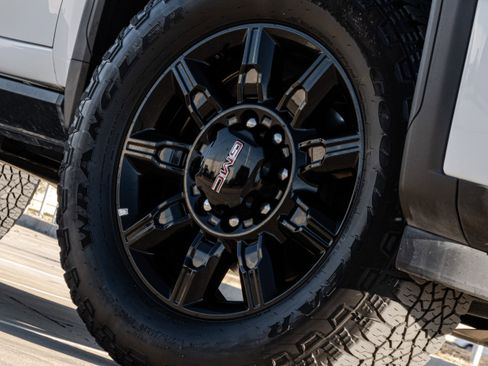 Used 2025 GMC Sierra 2500 AT4 w/ AT4 Premium Plus Package image 41