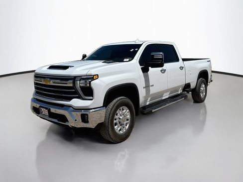 Used 2024 Chevrolet Silverado 2500 LTZ w/ LTZ Premium Package AWD/4WD image 3