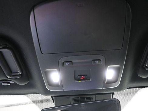 Used 2025 Toyota Camry SE image 23