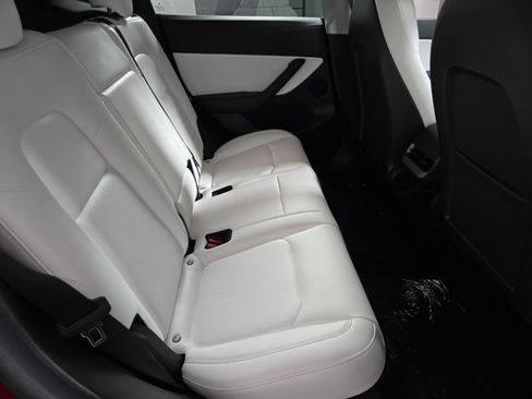 Used 2022 Tesla Model Y Performance AWD/4WD image 18