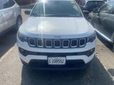 Used 2023 Jeep Compass Latitude image 2