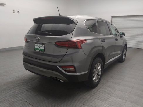 Used 2019 Hyundai Santa Fe SE image 9