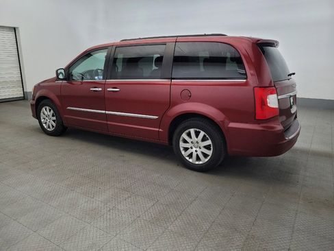 Used 2014 Chrysler Town & Country Touring w/ Driver Convenience Group image 3