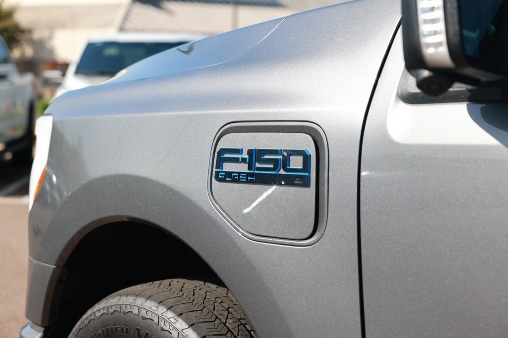 Used 2025 Ford F150 Lightning Flash AWD/4WD image 18