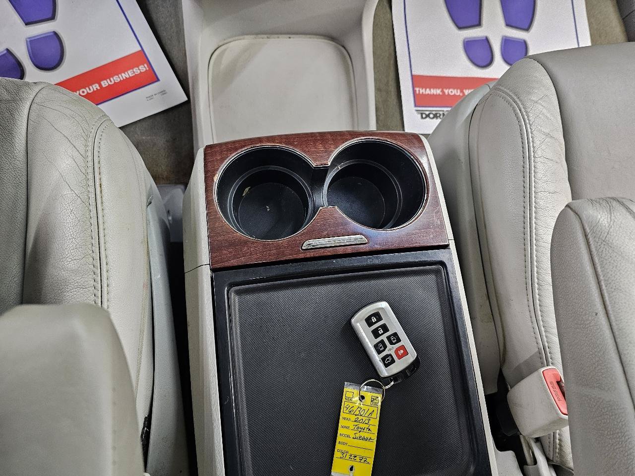 Used 2013 Toyota Sienna XLE FWD image 39