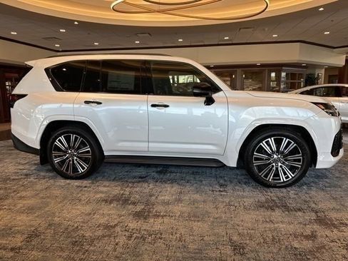 New 2026 Lexus LX 700h Luxury w/ Appearance Package image 5