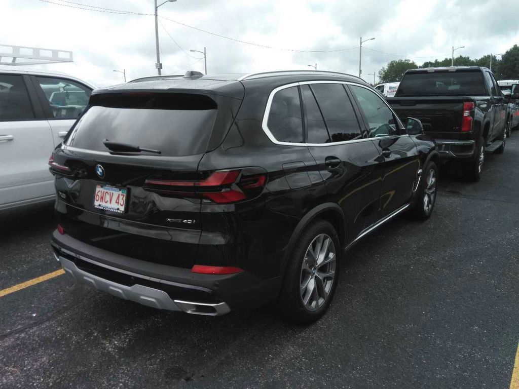 Used 2026 BMW X5 xDrive40i w/ Climate Comfort Package AWD/4WD image 3