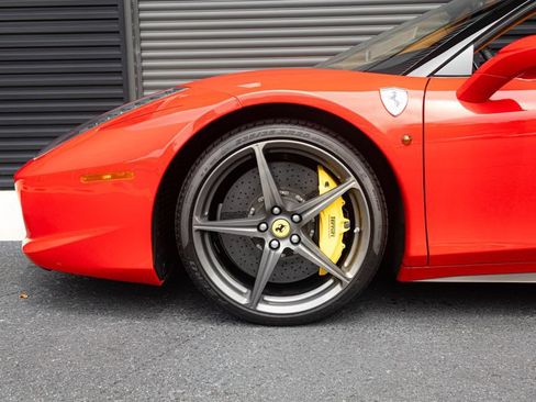Used 2015 Ferrari 458 Spider RWD image 42