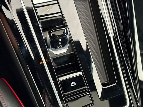New 2026 Volkswagen Golf SE FWD image 21