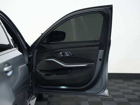 Used 2023 BMW M3 Competition w/ Executive Package image 27