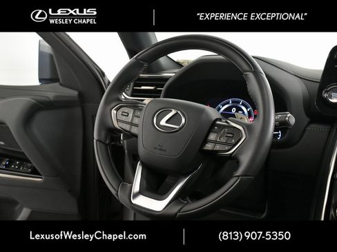 Used 2024 Lexus LX 600 4WD w/ Luxury Package image 34