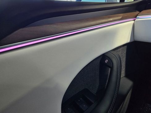 Used 2022 Tesla Model X Base image 34