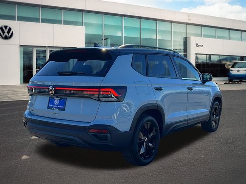 New 2026 Volkswagen Taos SE image 5