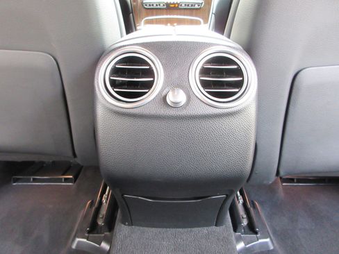 Used 2020 Mercedes-Benz GLC 300 4MATIC Coupe image 22