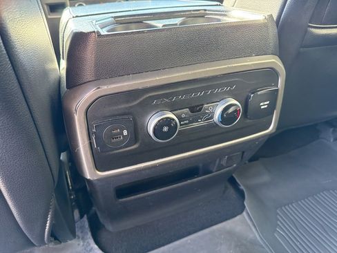Used 2021 Ford Expedition XLT image 17