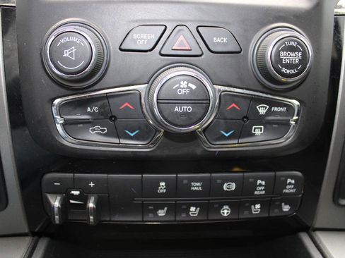 Used 2018 RAM 2500 Laramie w/ Sport Appearance Group image 33