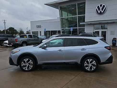 Used 2022 Subaru Outback Limited image 8