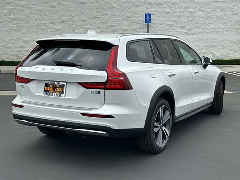 New 2026 Volvo V60 B5 Cross Country Plus w/ Climate Package image 4