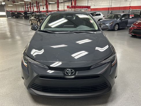 Used 2026 Toyota Corolla LE FWD image 3