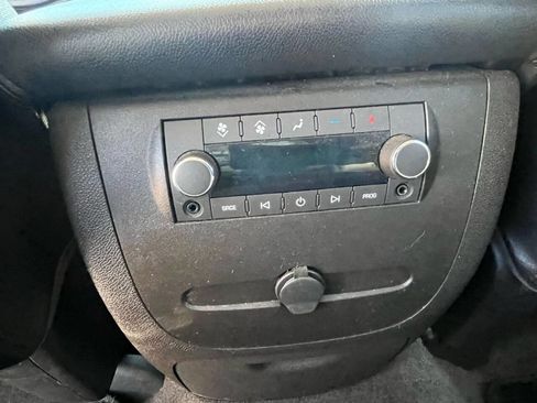 Used 2012 Chevrolet Suburban LT image 28