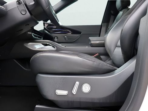 Used 2024 Lincoln Nautilus Reserve w/ Equipment Group 202A image 35