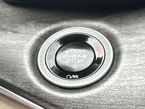 Used 2024 Jeep Grand Cherokee Limited AWD/4WD image 32