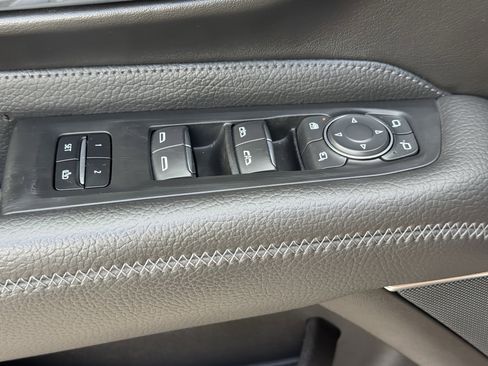 Used 2021 GMC Yukon Denali w/ Denali Premium Package RWD image 24