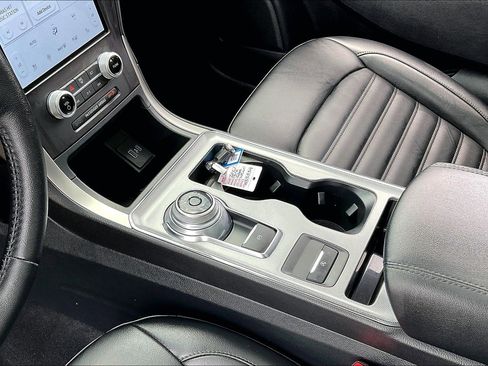 Used 2021 Ford Edge SEL w/ Convenience Package image 15