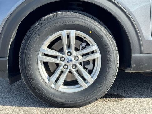 Used 2024 Ford Explorer XLT w/ Equipment Group 202A image 40