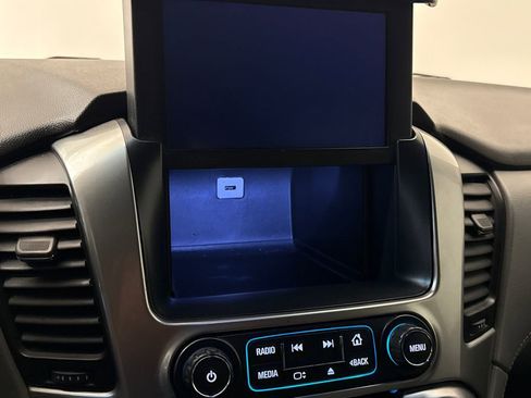 Used 2019 Chevrolet Suburban LT image 27