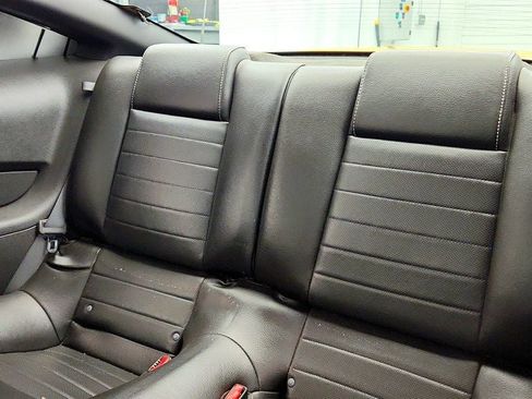 Used 2010 Ford Mustang Coupe RWD image 19