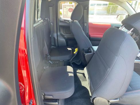 Used 2016 Toyota Tacoma SR5 image 25