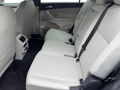 Used 2024 Volkswagen Tiguan SE R-Line image 32